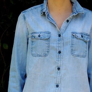 American Eagle chambray button up